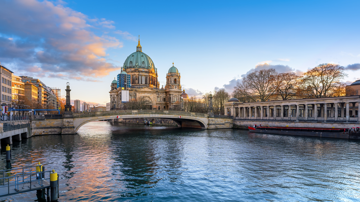 the famous berlin cathedral while sunset