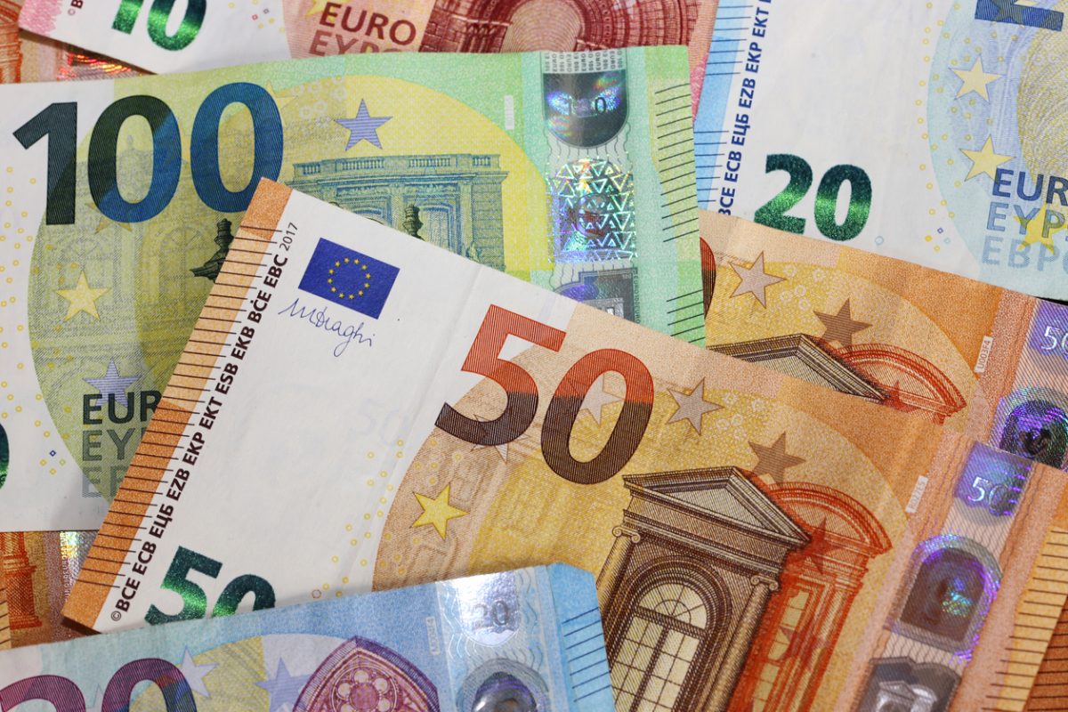 Euro bills (Euro banknotes)