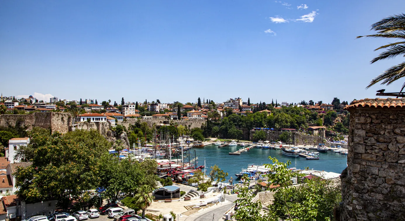 Kaleiçi marina / Antalya - Turkey shallow part to the left of the entrance is suitable for small boats. The management of the marina belongs to antalya municipality. Antalya